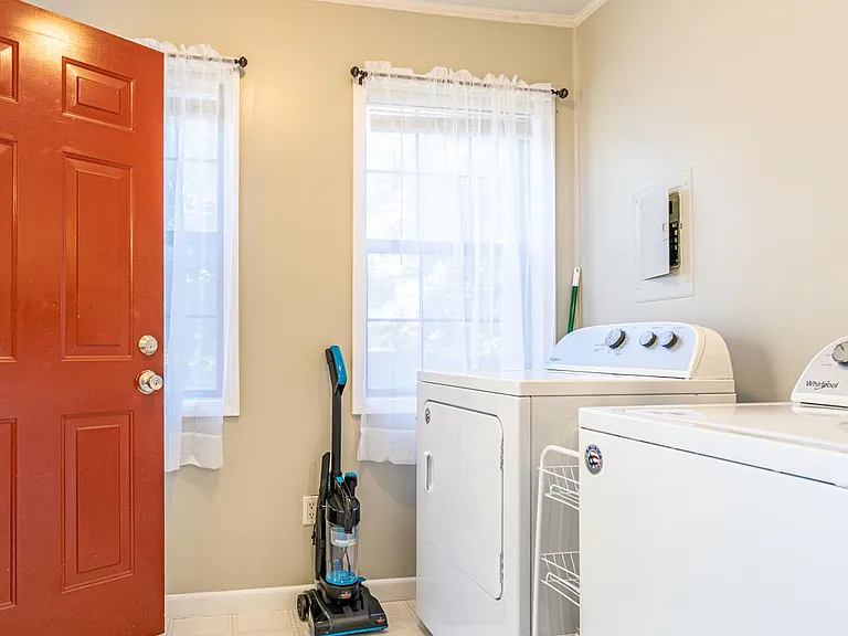 1300 Sparkman St SW — Photo 36