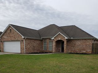 830 Amber Kay Ln, Bridge City, TX 77611