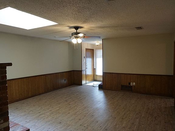 4th image of 7902 Aberdeen Ave #7902