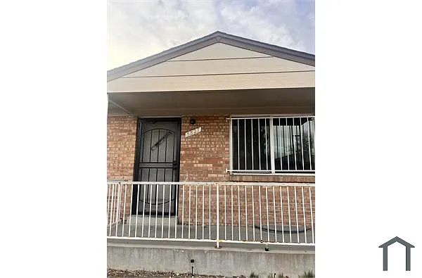 Building Photo - 5527 Tucson St