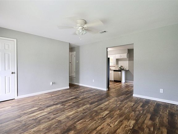 4th image of 1155 Grenelefe Dr