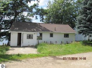 261 Michigan Ave, Vestaburg, MI 48891