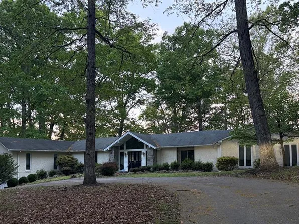 350 Laurel Woods Dr, Danville, VA 24540