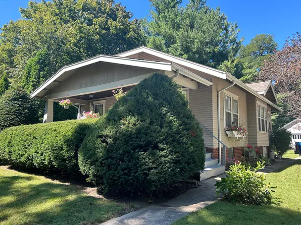 306 Gregory St, Normal, IL 61761