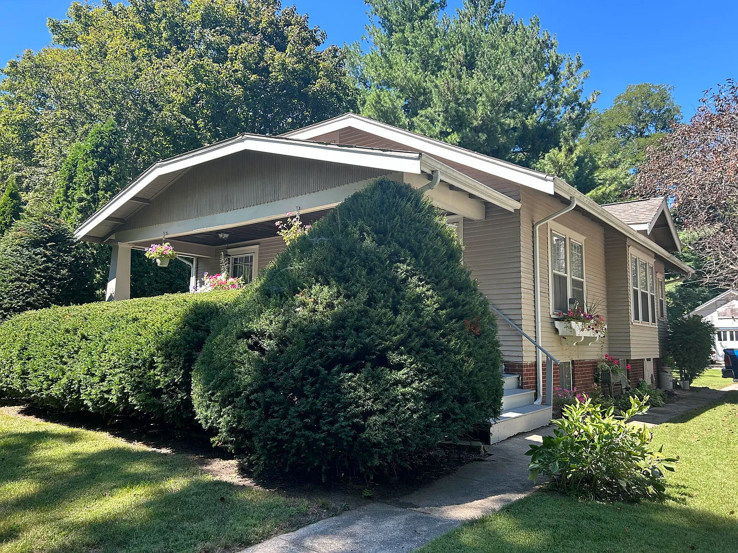 306 Gregory St photo 1
