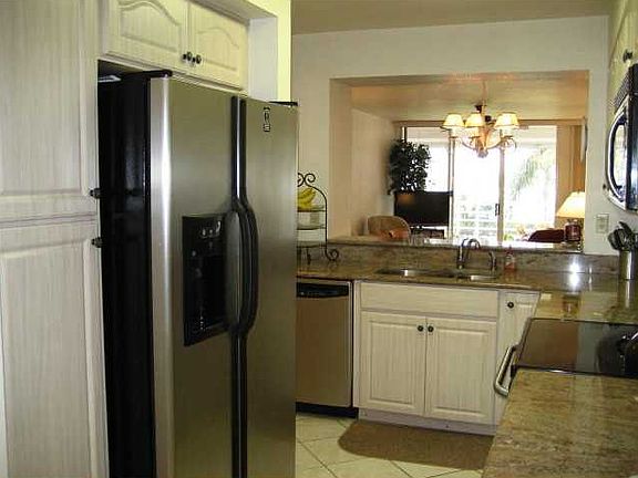 4th image of 6001 Bahia Del Mar Cir APT 227