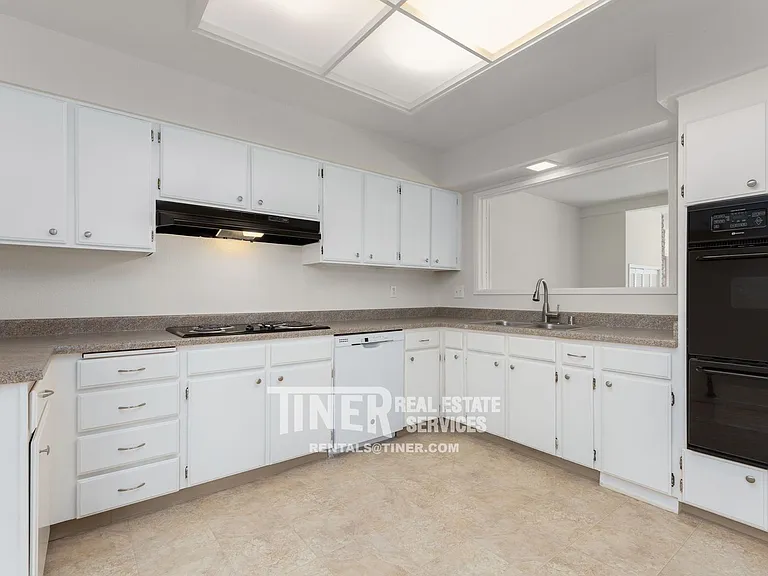 8708 Bluff Ln — Photo 8