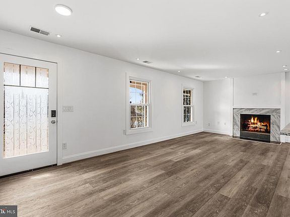 4th image of 226 Chestnut Dr