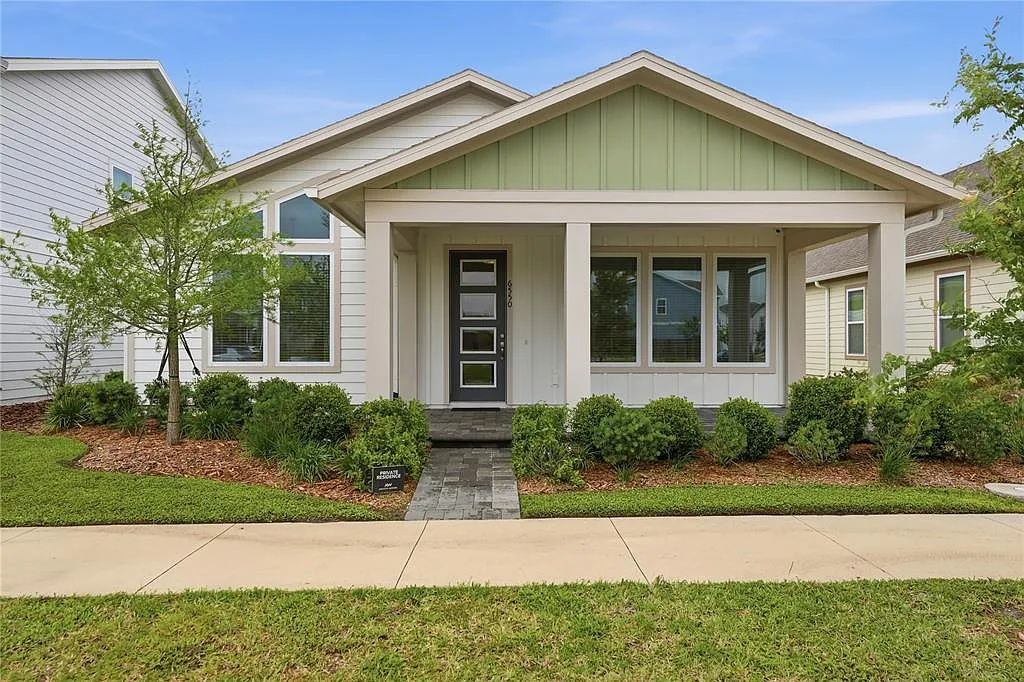 3 bed, 2.0 bath, 2583 sqft, $2,850 — Photo 1