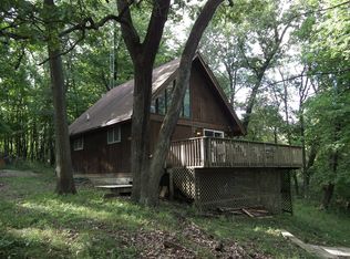 18 Cedar Ln S, Putnam, IL 61560