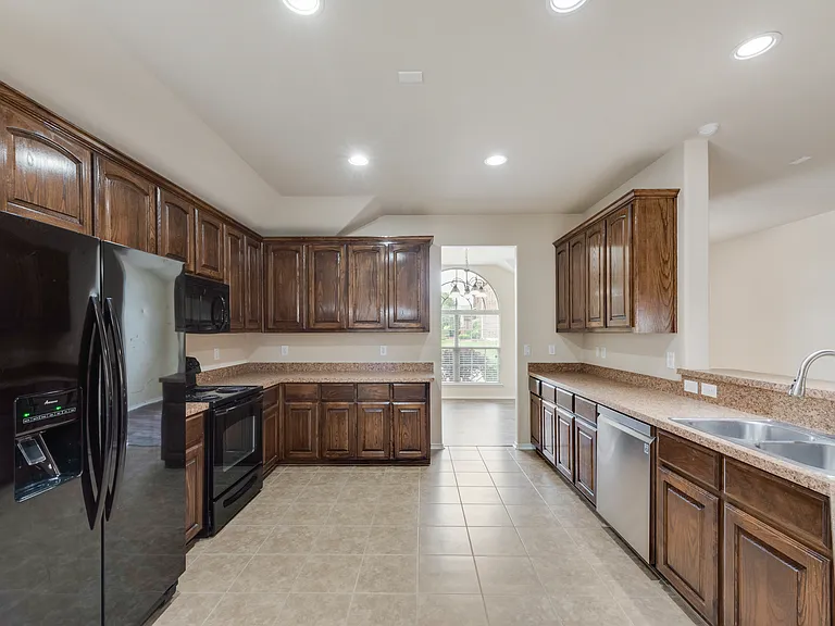 1077 Hampton Bay Dr — Photo 7