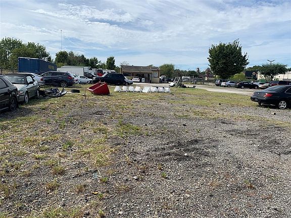 2nd image of 9337 Veterans Memorial Dr