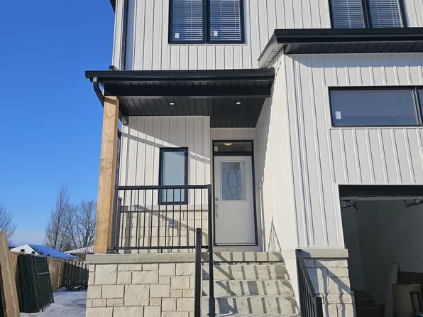 28 Cartier Ct, Welland, ON L3B 1A4