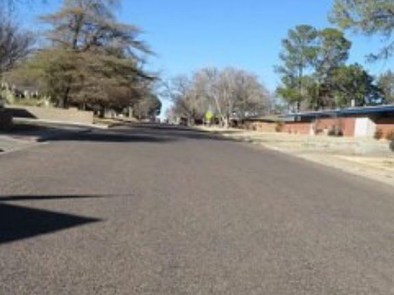 Exterior Neighborhood (street photo)