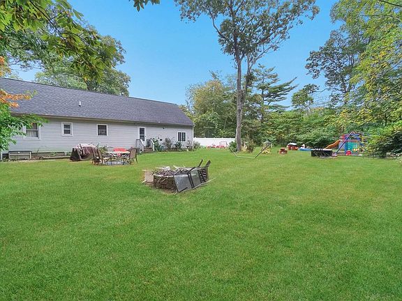 2nd image of 20 Lonscreek Pl
