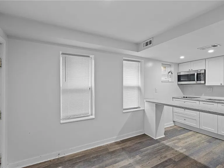 789 Barnett St NE #4 — Photo 3