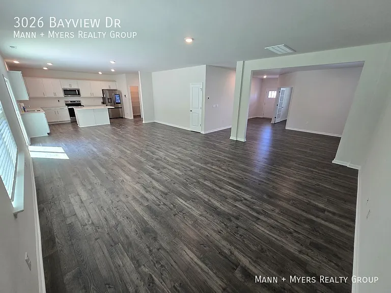 3026 Bayview Dr — Photo 10
