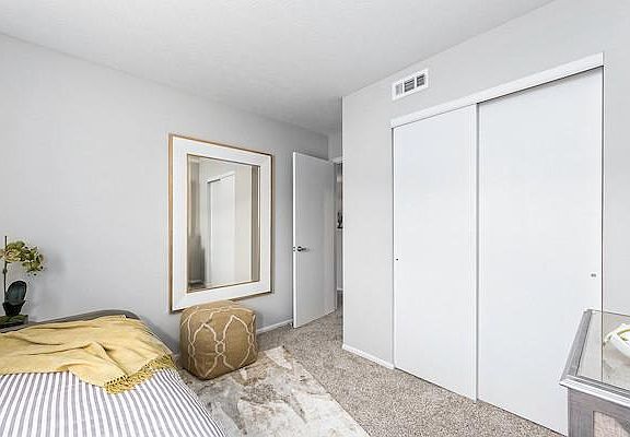 5th image of 8920 Oak Village Blvd
