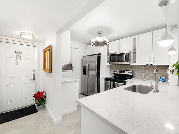 4th image of 15710 E Waterside Circle #106