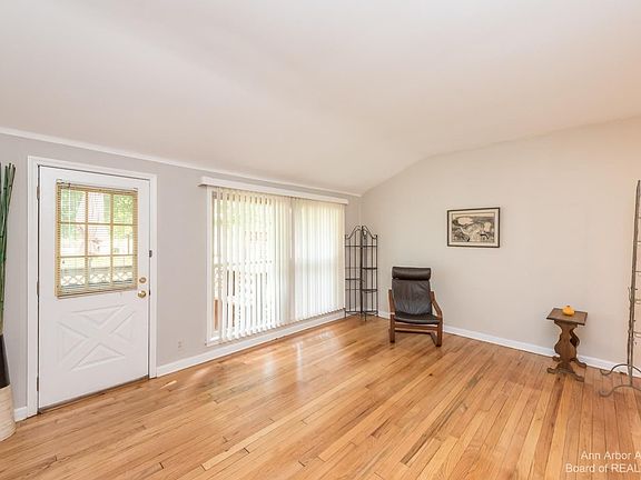 5th image of 2317 Parkwood Ave