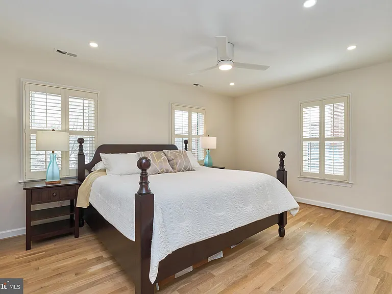 6615 Anthony Crest Sq — Photo 23