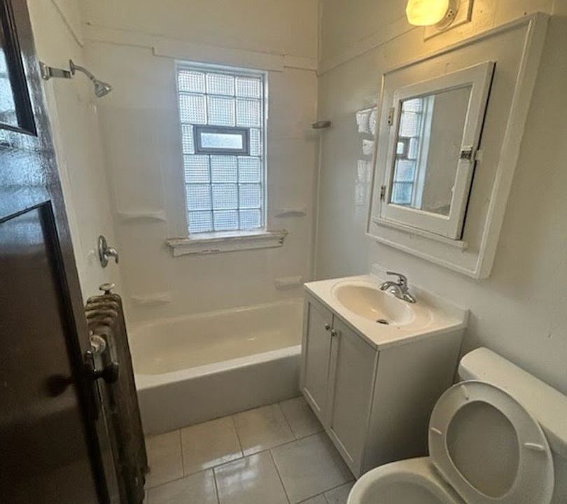 2nd image of 829 S 19th St #4