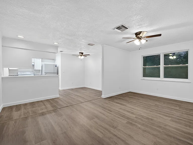 321 SE Blvd N #2 — Photo 18