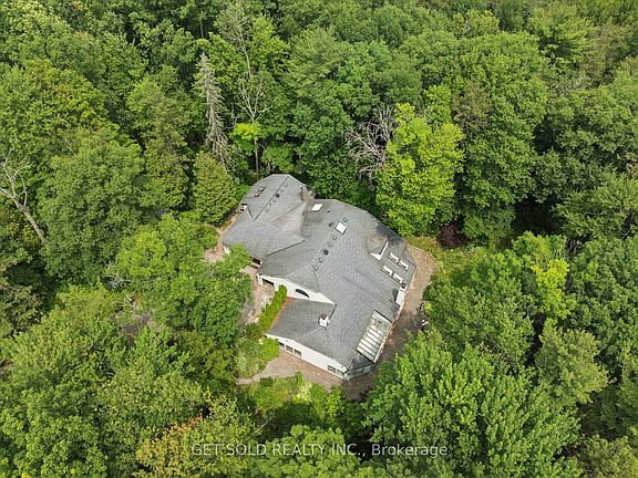 3rd image of 80 White Pine Trl