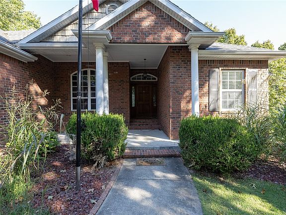 5th image of 9 McCollough Pl