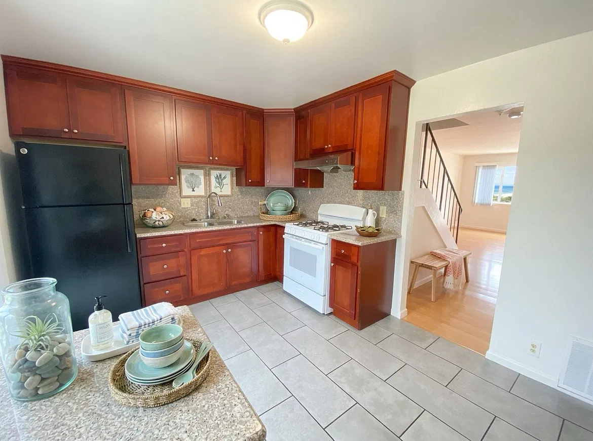 2 bed, 1.5 bath, 1050 sqft, $2,395 — Photo 1