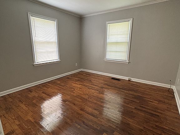 5th image of 310 N Bond Ave
