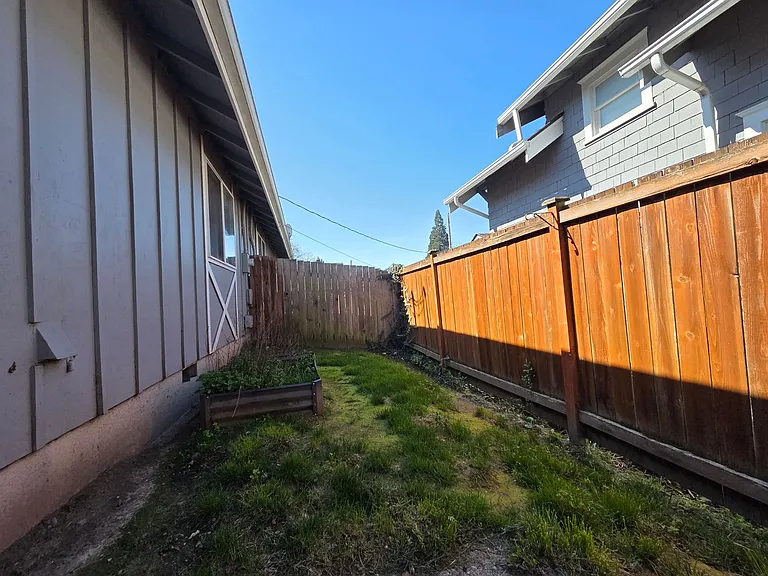 908 N Grant Ave #A — Photo 7