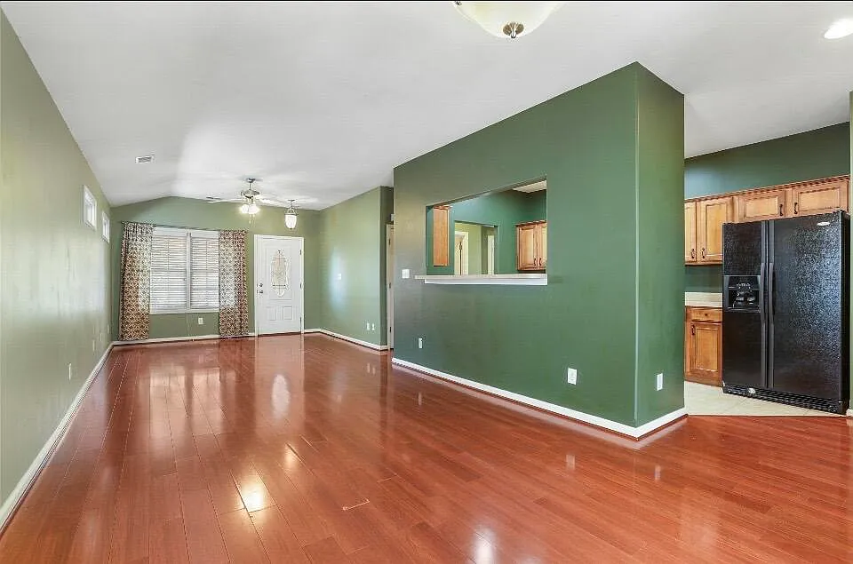 3 bed, 2.0 bath, 1345 sqft, $1,950 — Photo 3