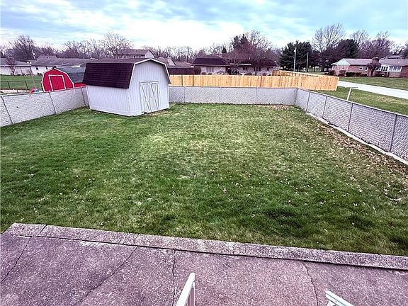3rd image of 2215 Knollwood Ave