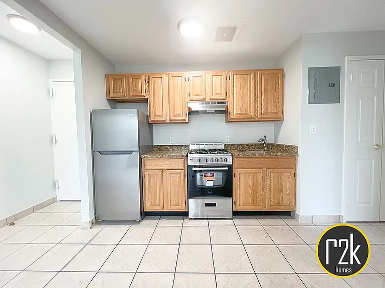 30-35 31st St #2F — Photo 7
