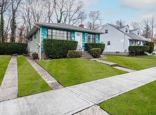 38-11 255th St, Little Neck, NY 11363