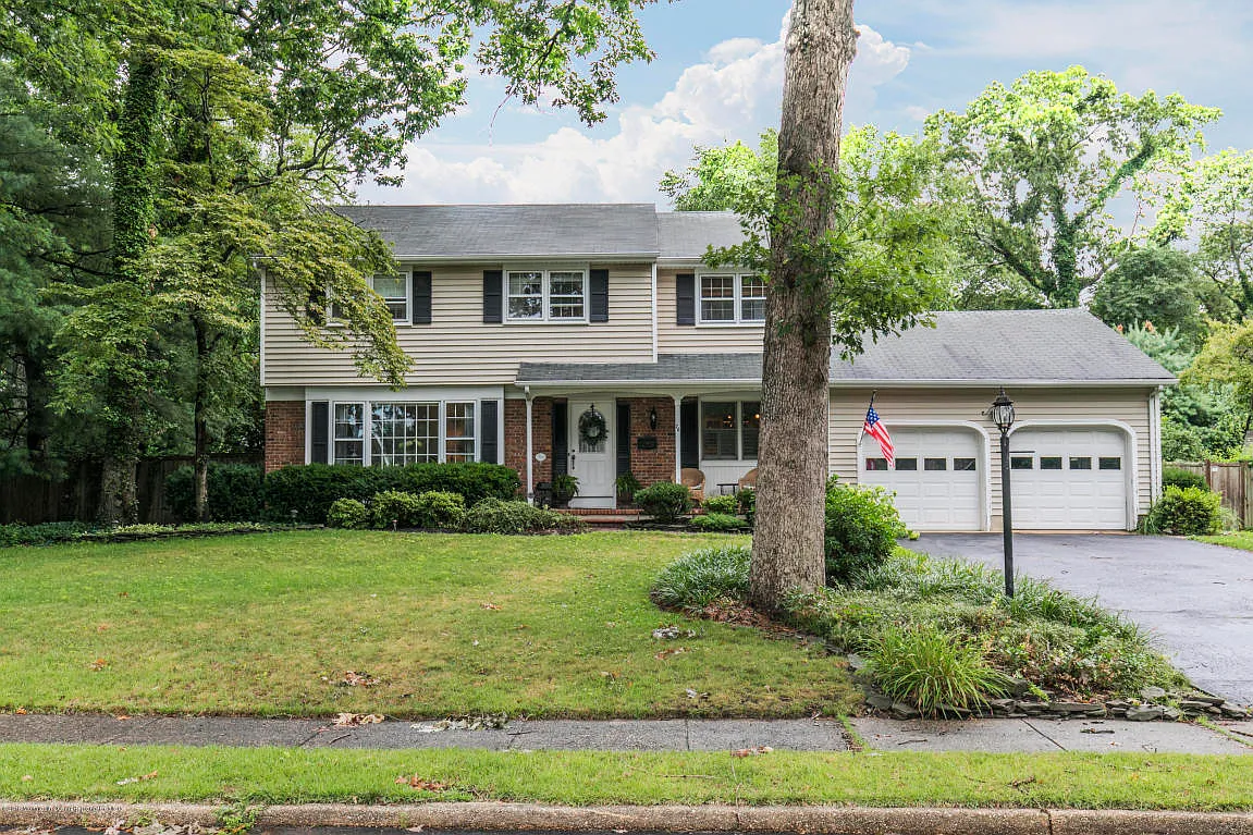 76 Salem Rd photo 1
