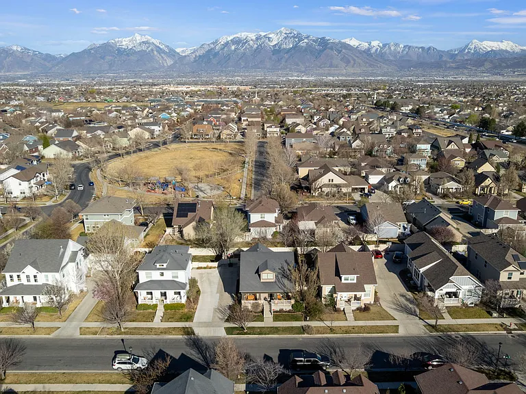 11719 S Zephyr Way — Photo 36