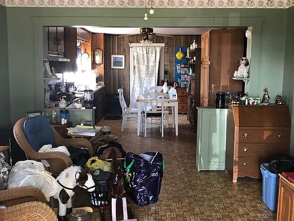 3rd image of 119 Gladys St