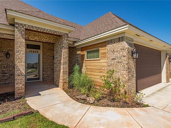 4th image of 19809 Stratmore Way
