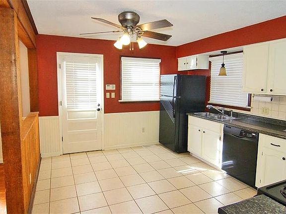 5th image of 221 Henderson St