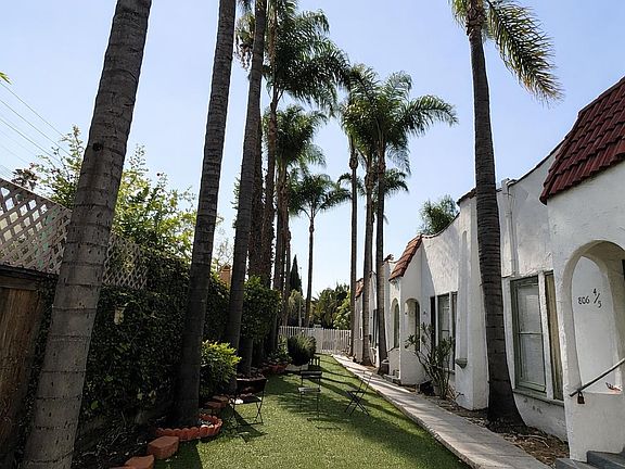 3rd image of 806 N Poinsettia Pl #3/5