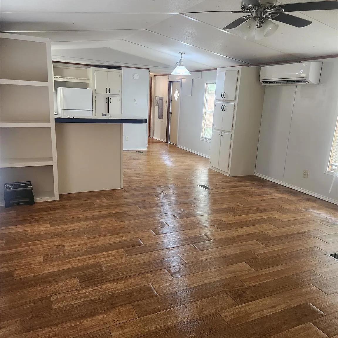 3 bed, 2.0 bath, 1216 sqft, $1,500 — Photo 1