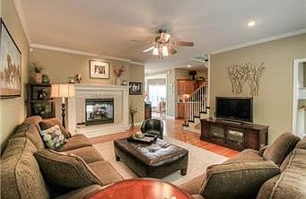 2nd image of 4809 W 157th St