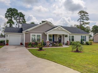 881 Golf View Rd, Southport, NC 28461
