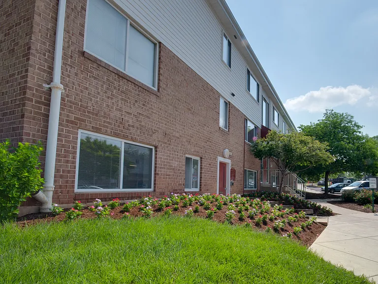 Cherrydale Apartments — Photo 13