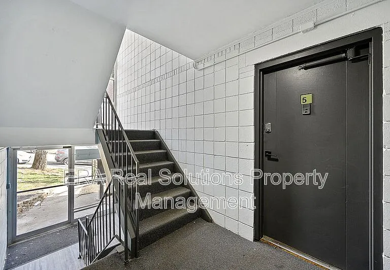 3271 Morrison Ave #5 — Photo 5
