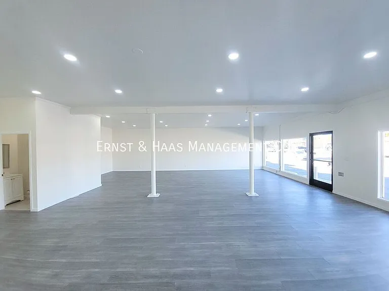 9422 Alondra Blvd — Photo 4
