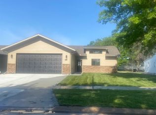 1221 N 9th St, Norfolk, NE 68701