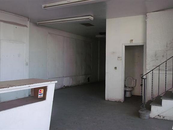3rd image of 845 E Hazelton Ave
